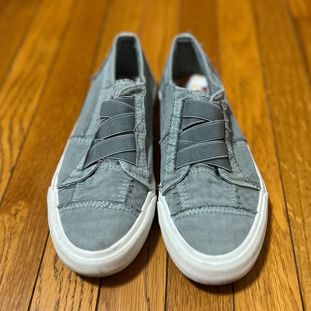 Loafers shoes, Light Gray. Size 6 Great condition